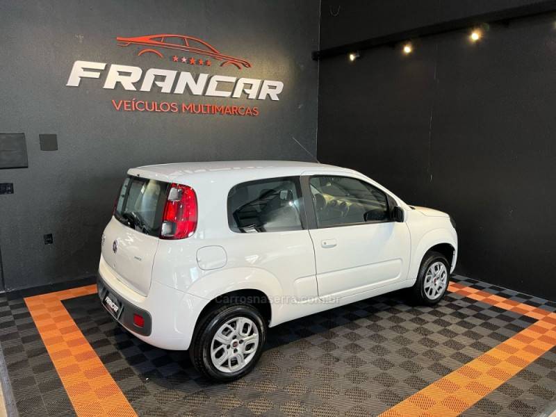 FIAT - UNO - 2015/2016 - Branca - R$ 37.900,00