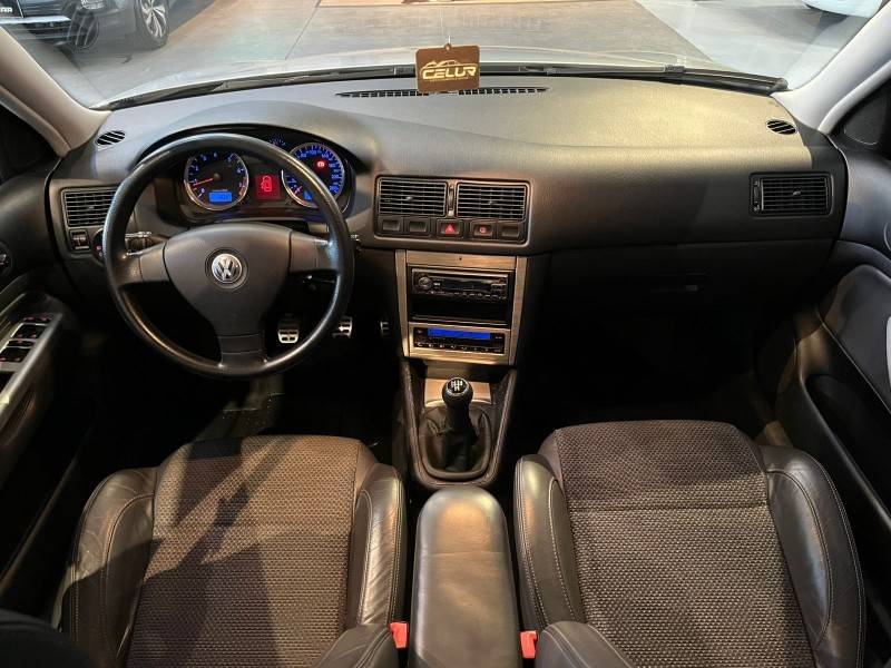 VOLKSWAGEN - GOLF - 2009/2010 - Prata - R$ 56.900,00