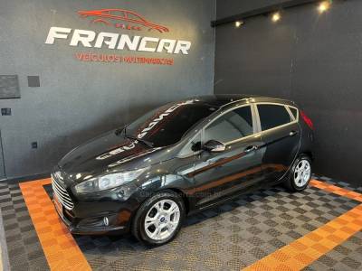 FORD - FIESTA - 2014/2015 - Preta - R$ 49.900,00