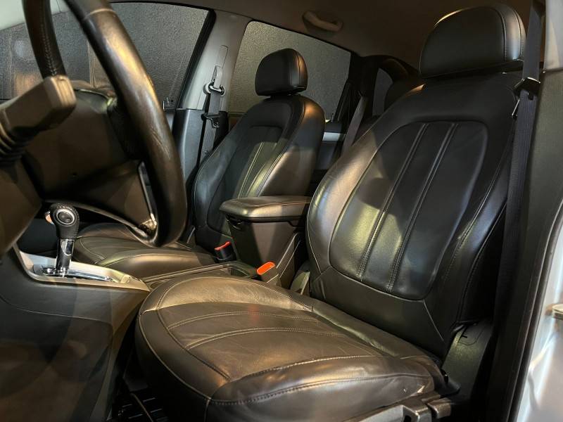 CHEVROLET - CAPTIVA - 2010/2011 - Prata - R$ 44.900,00