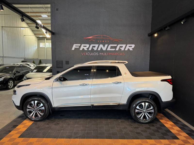 FIAT - TORO - 2022/2023 - Branca - R$ 137.900,00