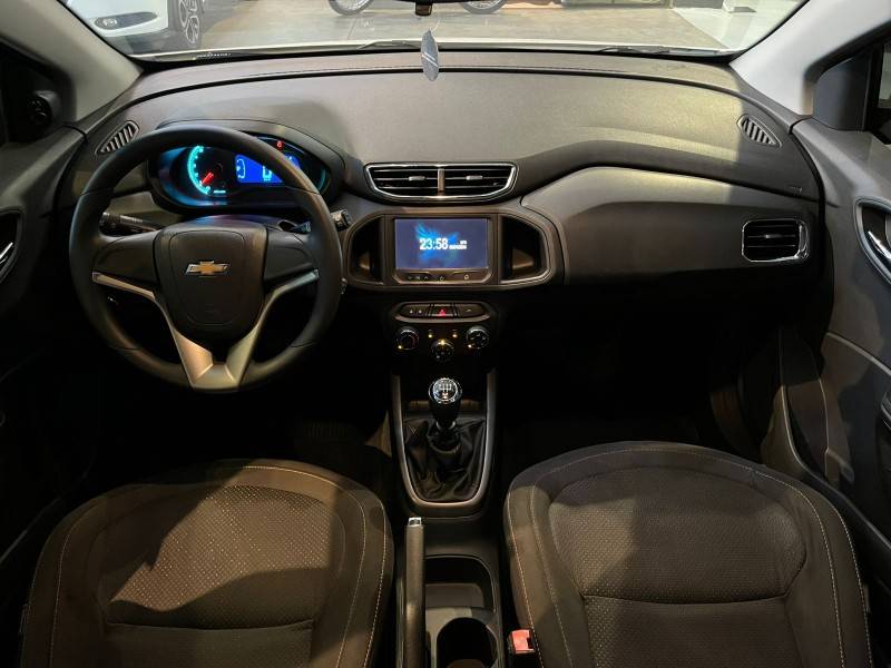 CHEVROLET - ONIX - 2013/2014 - Branca - R$ 53.900,00