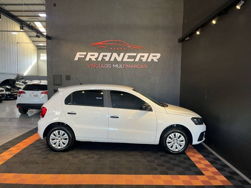 VOLKSWAGEN - GOL - 2016/2017 - Branca - R$ 46.900,00