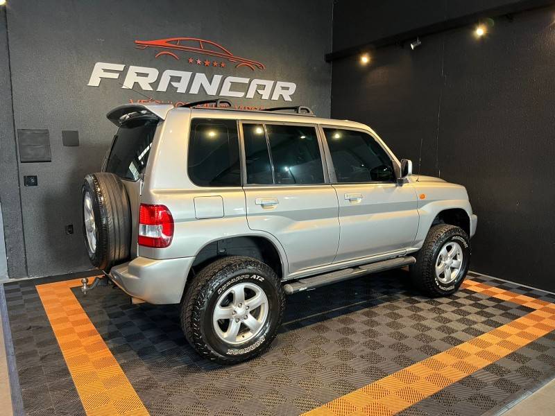 MITSUBISHI - PAJERO TR4 - 2005/2005 - Prata - R$ 43.900,00