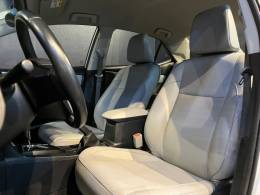 TOYOTA - COROLLA - 2017/2018 - Prata - R$ 91.900,00