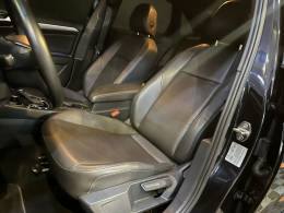 VOLKSWAGEN - JETTA - 2018/2019 - Preta - R$ 121.900,00