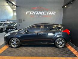 FORD - FOCUS - 2013/2014 - Preta - R$ 52.900,00