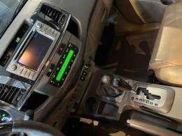 TOYOTA - HILUX SW4 - 2011/2012 - Preta - R$ 136.900,00