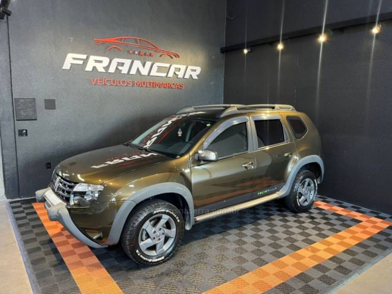 RENAULT - DUSTER - 2013/2014 - Verde - R$ 54.900,00