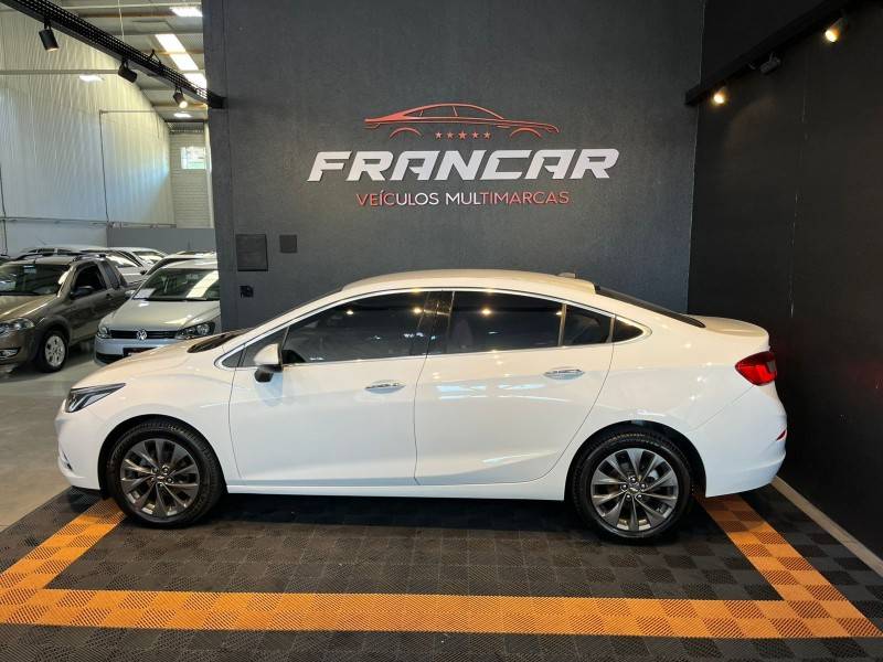 CHEVROLET - CRUZE - 2017/2018 - Branca - R$ 92.900,00