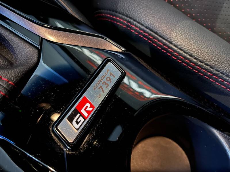 TOYOTA - COROLLA - 2024/2024 - Preta - R$ 173.900,00