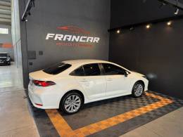 TOYOTA - COROLLA - 2019/2020 - Branca - R$ 125.900,00
