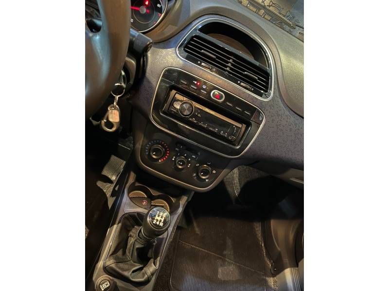 FIAT - PUNTO - 2013/2013 - Branca - R$ 41.900,00