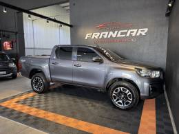 TOYOTA - HILUX - 2018/2019 - Cinza - R$ 180.000,00