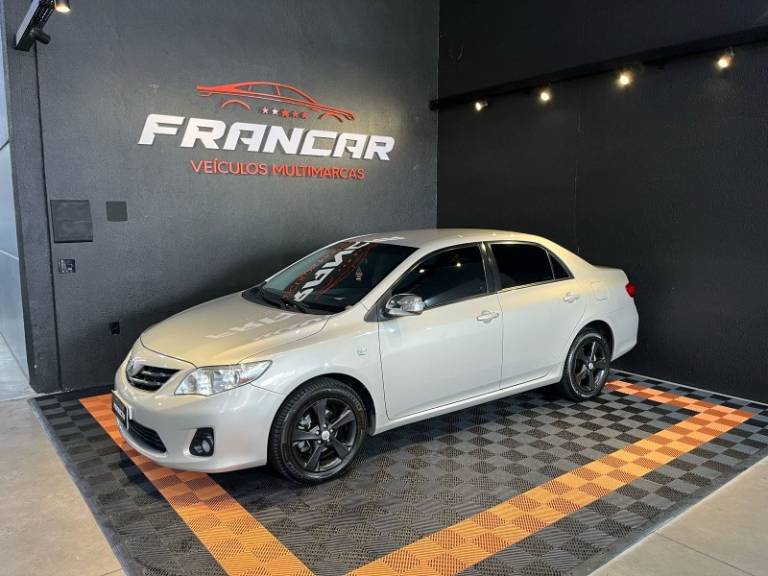 TOYOTA - COROLLA - 2012/2012 - Bege - R$ 69.900,00