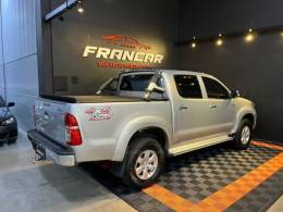 TOYOTA - HILUX - 2013/2013 - Prata - R$ 129.900,00