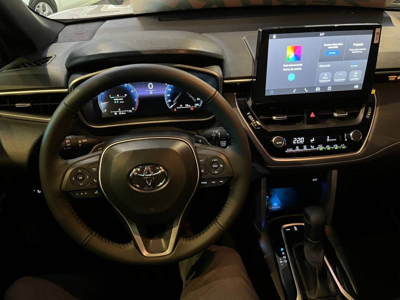 TOYOTA - COROLLA - 2025/2026 - Prata - R$ 188.000,00
