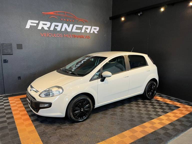 FIAT - PUNTO - 2013/2013 - Branca - R$ 43.900,00