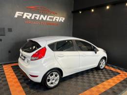 FORD - FIESTA - 2015/2015 - Branca - R$ 49.900,00