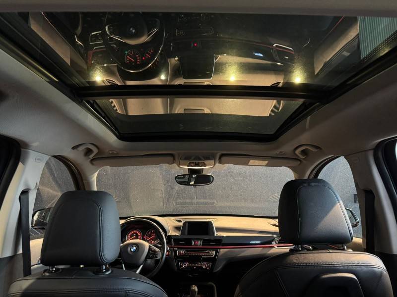 BMW - X1 - 2015/2016 - Preta - R$ 121.900,00