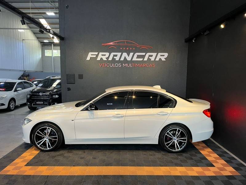 BMW - 320I - 2012/2013 - Branca - R$ 99.900,00