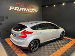 FORD - FOCUS - 2014/2015 - Prata - R$ 56.900,00