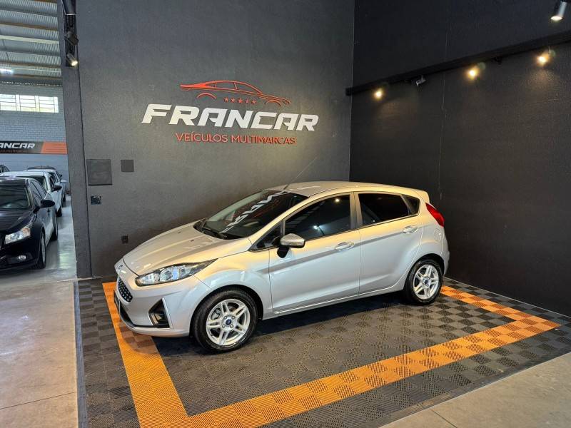 FORD - FIESTA - 2018/2018 - Prata - R$ 62.900,00
