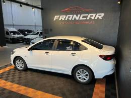 CHEVROLET - ONIX - 2022/2023 - Branca - R$ 63.900,00