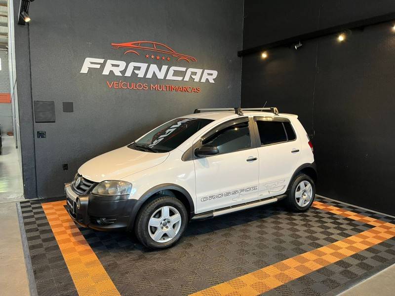 VOLKSWAGEN - CROSSFOX - 2009/2010 - Branca - R$ 38.900,00