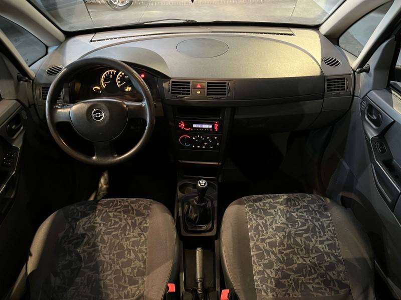 CHEVROLET - MERIVA - 2003/2004 - Prata - R$ 26.900,00