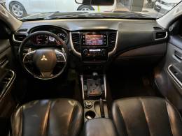 MITSUBISHI - L200 TRITON - 2016/2017 - Preta - R$ 114.900,00
