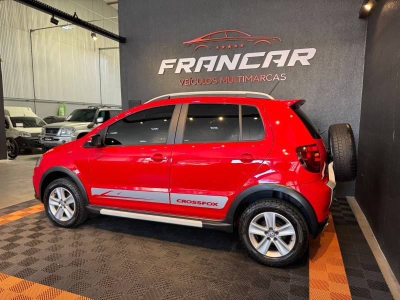 VOLKSWAGEN - CROSSFOX - 2010/2011 - Vermelha - R$ 44.900,00