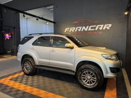 TOYOTA - HILUX SW4 - 2011/2012 - Prata - R$ 139.900,00