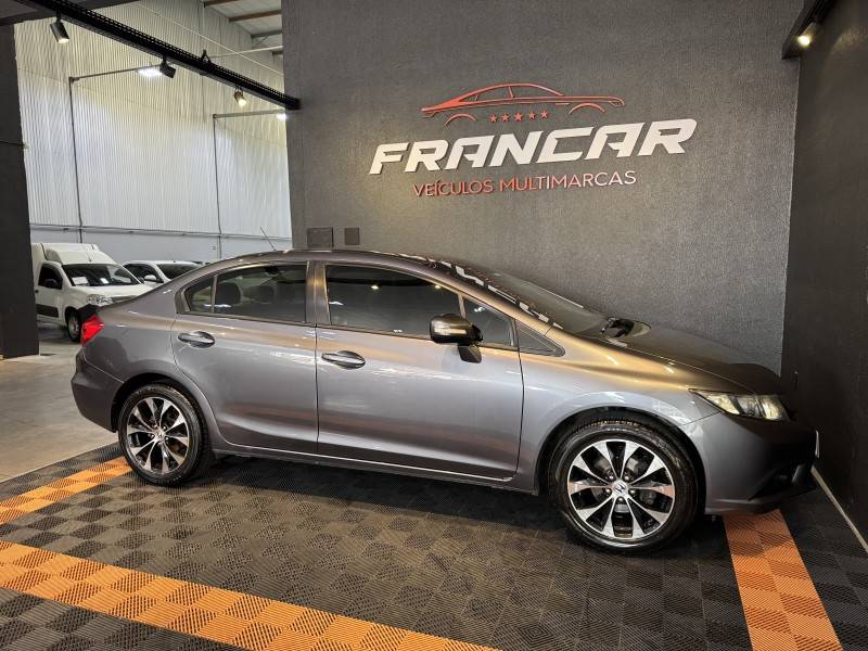 HONDA - CIVIC - 2015/2015 - Cinza - R$ 79.900,00