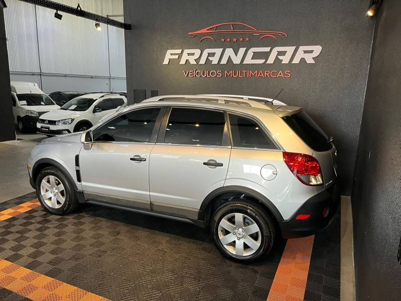 CHEVROLET - CAPTIVA - 2010/2011 - Prata - R$ 44.900,00