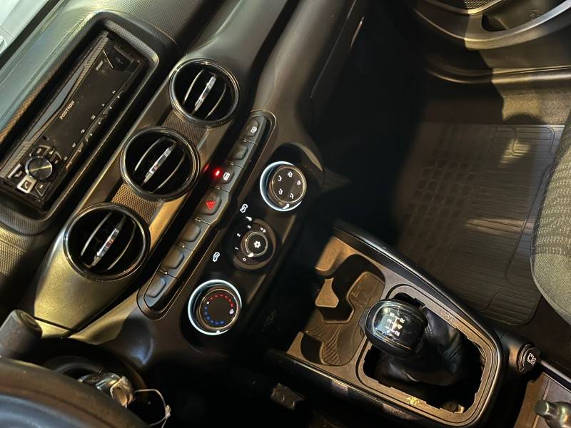 FIAT - CRONOS - 2023/2023 - Branca - R$ 64.900,00