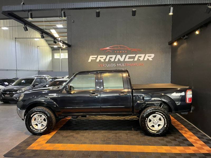 FORD - RANGER - 2010/2011 - Preta - R$ 81.900,00