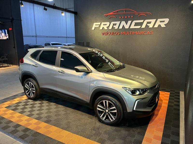 CHEVROLET - TRACKER - 2023/2024 - Prata - R$ 116.900,00