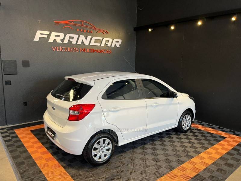 FORD - KA - 2016/2017 - Branca - R$ 45.900,00