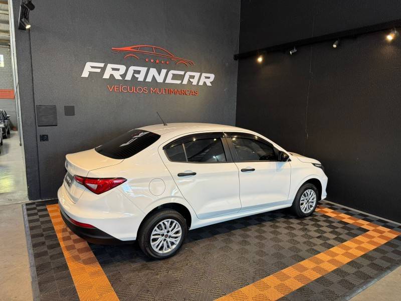 FIAT - CRONOS - 2023/2023 - Branca - R$ 64.900,00