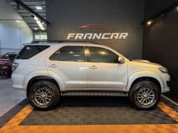 TOYOTA - HILUX SW4 - 2011/2012 - Prata - R$ 134.900,00