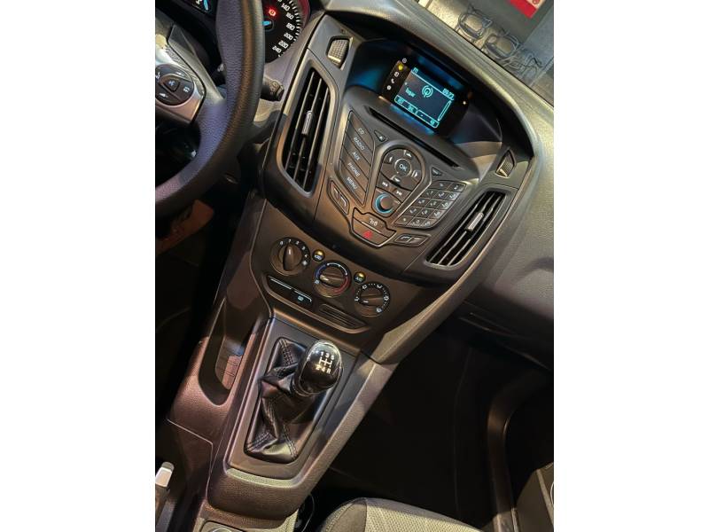 FORD - FOCUS - 2013/2014 - Preta - R$ 51.900,00
